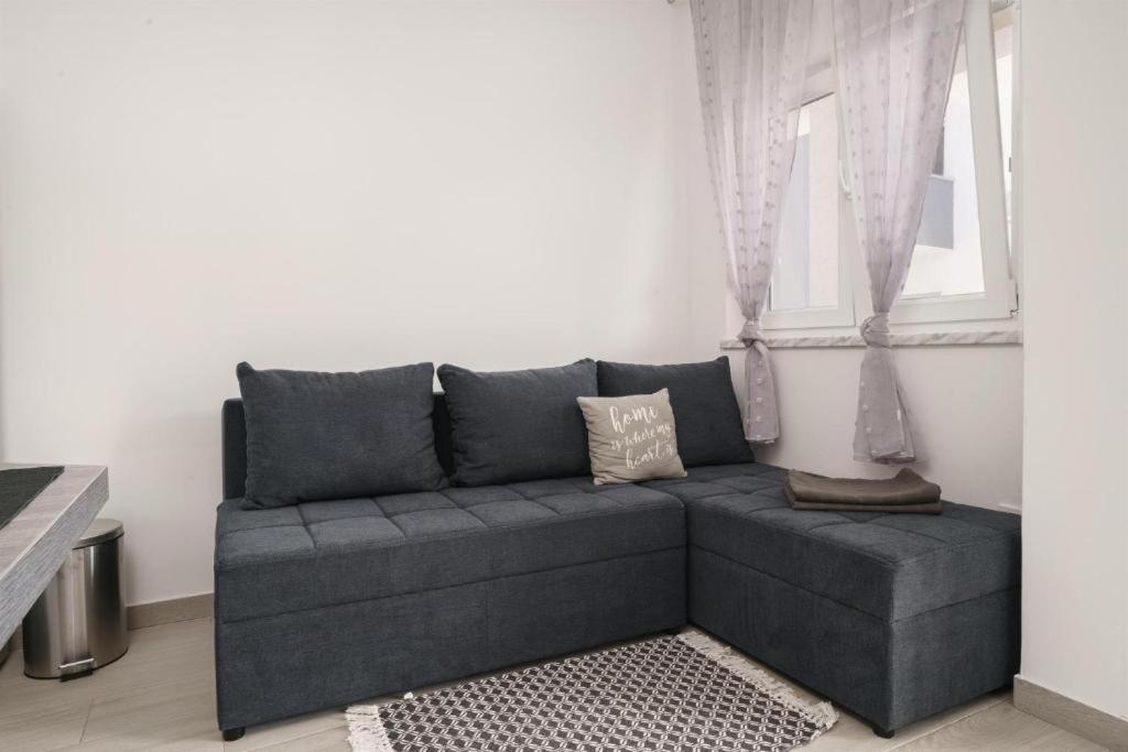 Apartments Dobrenic Vodice Exterior foto